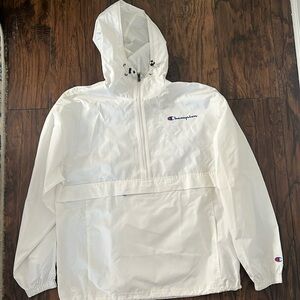 Champion Half Zip WindBreaker
White
Kangaroo Pocket w/zipper
Size: Large
Worn x1